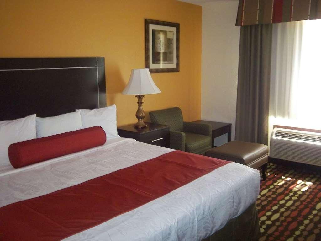 Best Western Greentree Inn & Suites Moore Pokój zdjęcie