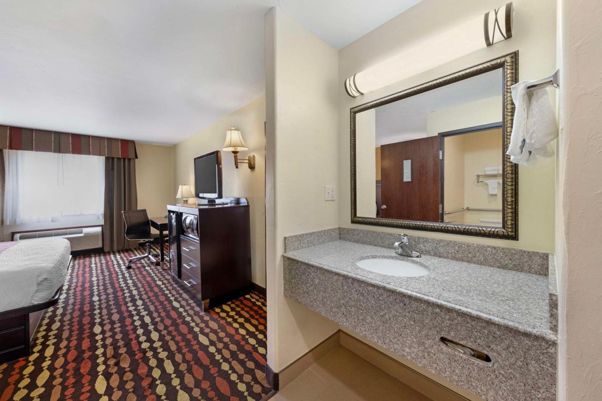 Best Western Greentree Inn & Suites Moore Zewnętrze zdjęcie