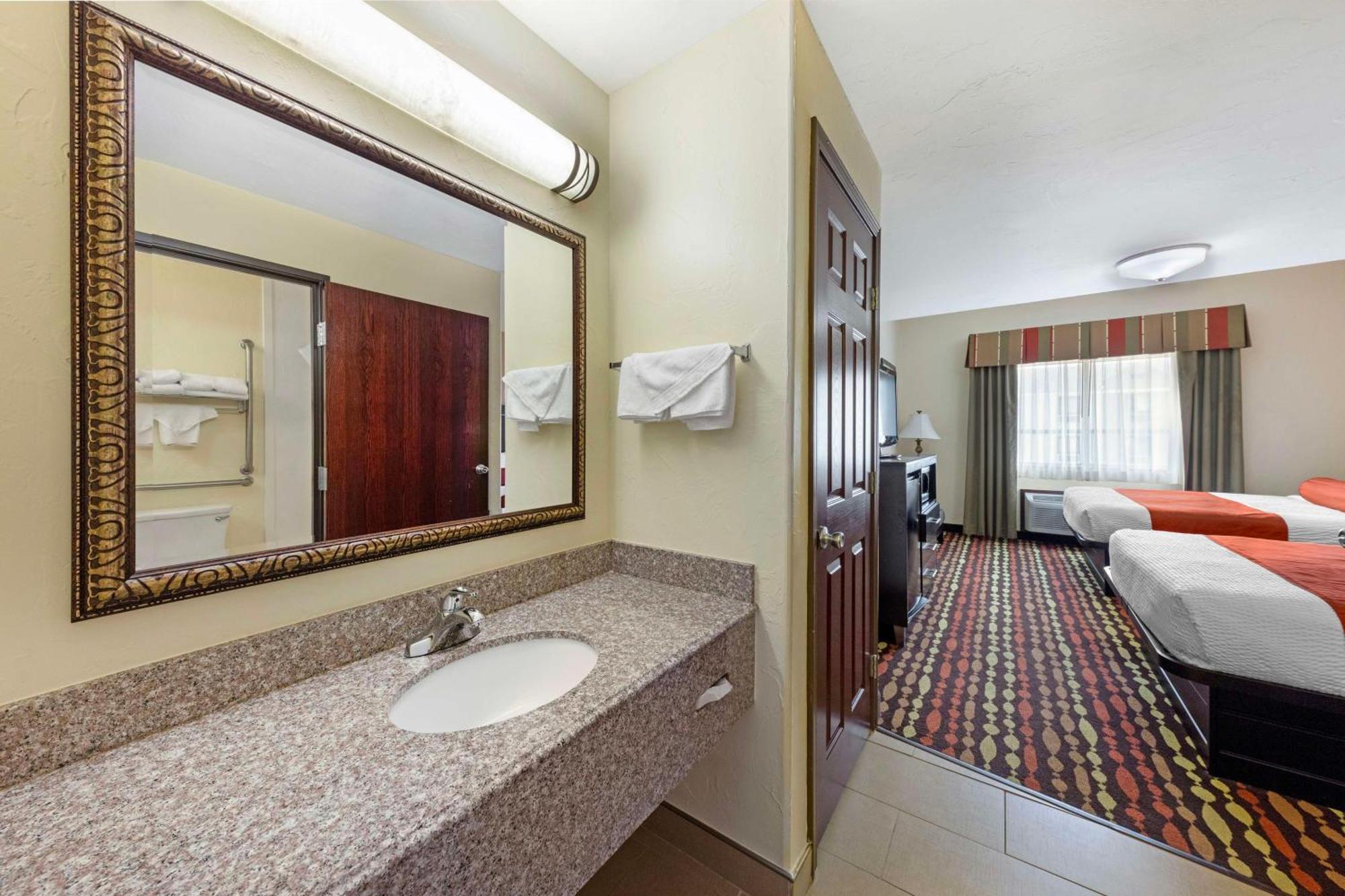 Best Western Greentree Inn & Suites Moore Zewnętrze zdjęcie